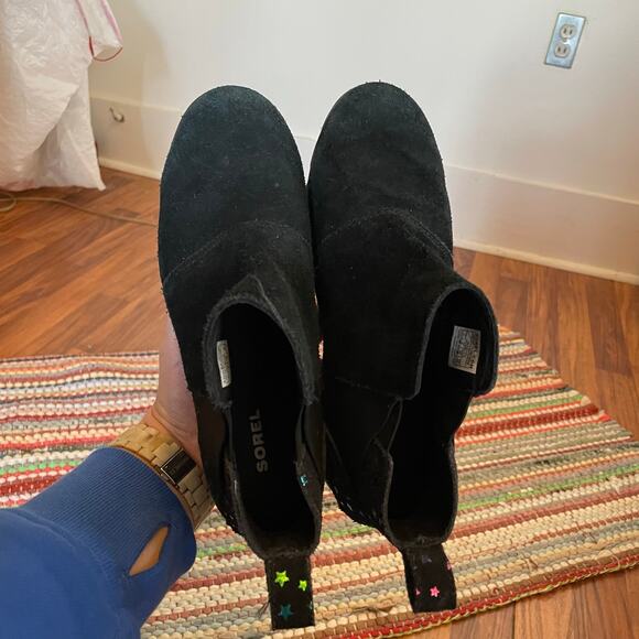 Sorel Girl's Emelie Chelsea Booties SZ 4 Black Suede Metallic Stars Rainbow EUC - Picture 6 of 7